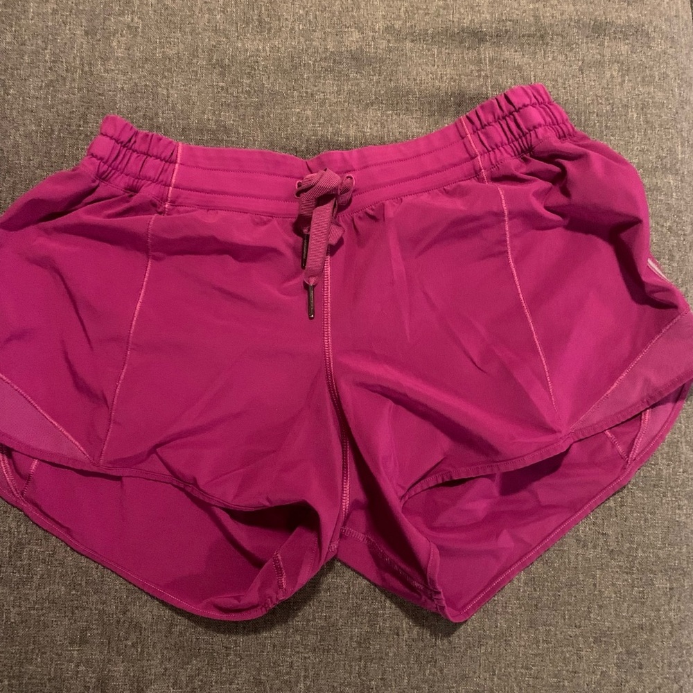 Lululemon Hotty Hot Shorts (old version)